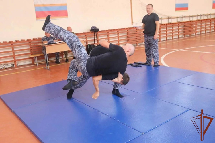 Татарстанские росгвардейцы завоевали «бронзу» в окружном этапе конкурса профессионального мастерства