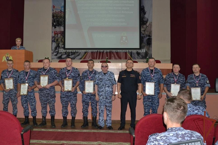 Татарстанские росгвардейцы завоевали «бронзу» в окружном этапе конкурса профессионального мастерства