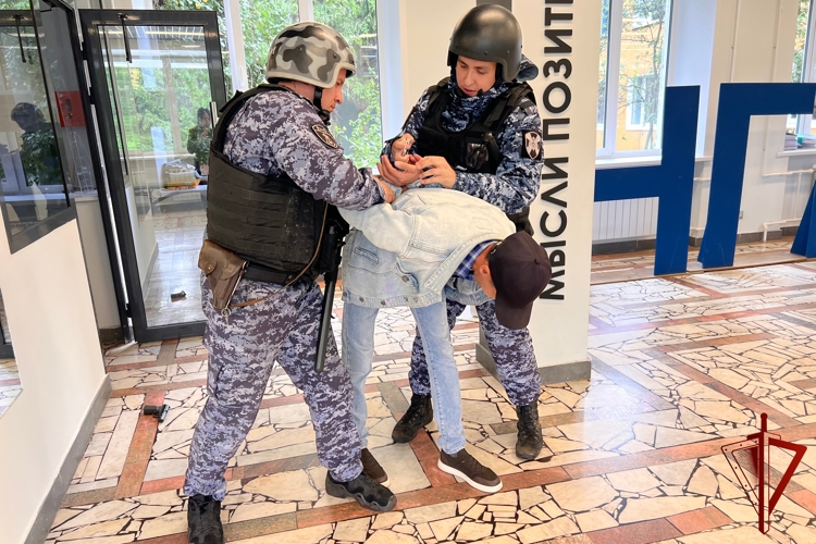 В Татарстане сотрудники Росгвардии приняли участие во всероссийских антитеррористических учениях