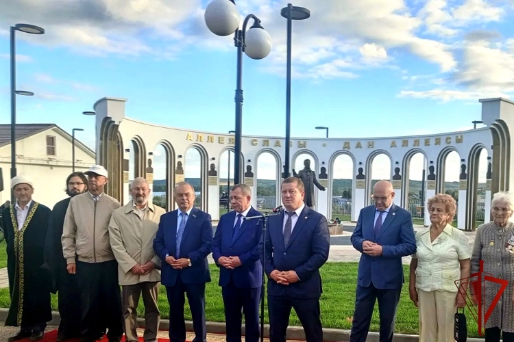 В Мамадыше на Аллее Славы увековечили имя ветерана вневедомственной охраны Росгвардии